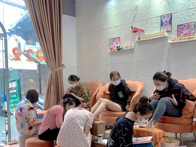 Chuẩn bị chuyển địa điểm mới thay đổi mô hình nên e cần sang lại mặt bằng này 2
