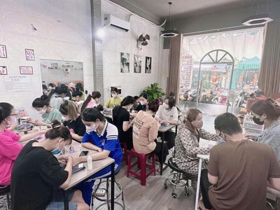 Chuẩn bị chuyển địa điểm mới thay đổi mô hình nên e cần sang lại mặt bằng này 3