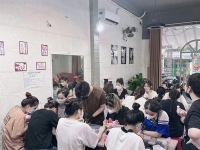 Chuẩn bị chuyển địa điểm mới thay đổi mô hình nên e cần sang lại mặt bằng này 4