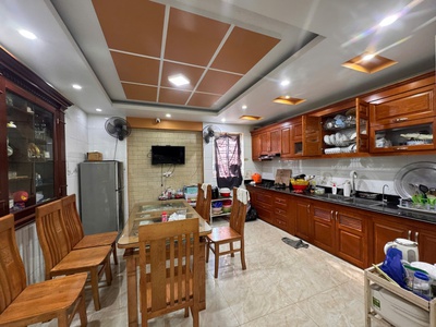 BÁN NHÀ 4 TẦNG ĐỘC LẬP   Ô TÔ Đỗ cửa đương Tiền Phong 4