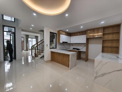 Bán nhà 3 tầng 70m giá chỉ 4,85 tỷ. trung tâm cổ bi. nhà mới toanh. 0