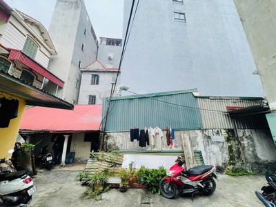 Mặt phố dịch vọng, 500m2, hiện trạng cấp 4 - mặt tiền 8m - giá chào 200 tỷ 1