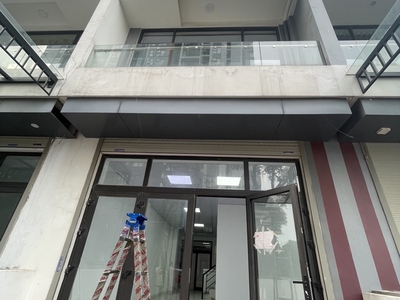 Đức giang,long biên 23tỷ 80m liền kề thang máy,vỉa hè ô tô kinh doanh cho thuê đỉnh 1