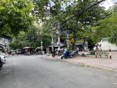 Nhà mặt tiền - phân lô vuông vức - xe hơi chạy vòng - kinh doanh đỉnh 3