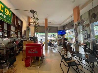 Bình tân , nhanh còn   quán cafe góc 2 mt đẹp lắm , dt : 10m x 9m, mb thuê rẻ chỉ 12 tr / 1