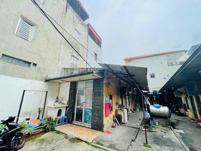 Mặt phố dịch vọng, 500m2, hiện trạng cấp 4 - mặt tiền 8m - giá chào 200 tỷ 0