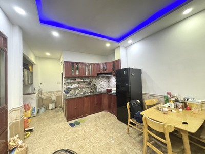 Bán nhà 1 trệt 1 lầu thủ đức,góc 2 mặt tiền hẻm,shr đường xe hơi,giá rẻ 2