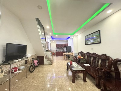 Bán nhà 1 trệt 1 lầu thủ đức,góc 2 mặt tiền hẻm,shr đường xe hơi,giá rẻ 1