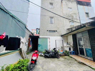 Mặt phố dịch vọng, 500m2, hiện trạng cấp 4 - mặt tiền 8m - giá chào 200 tỷ 2