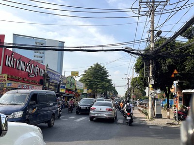 Giá chỉ 3.99 tỷ có nhà 2 tầng gần đh ngân hàng   96m    sân rộng   vị trí hiếm linh trung 4