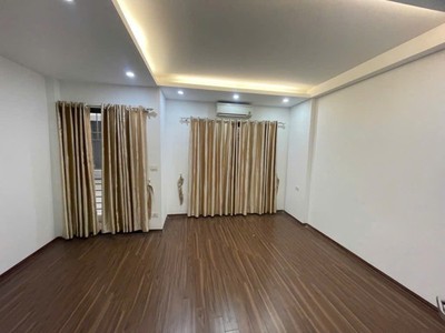 Người quen gửi bán nhà - ngọc thụy - long biên giá 7,18 tỷ - ô tô gần -  nội thất nhập đầy đủ 2