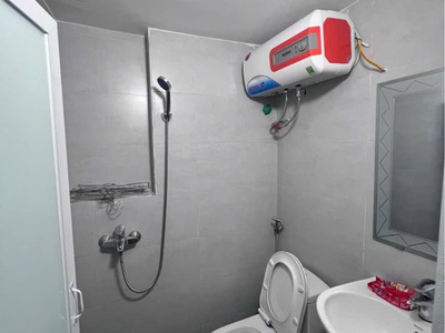 Cho thuê nhà ngõ 559 kim ngưu, 3 tầng x20m2, 2 ngủ, 2 wc, 6 triệu 2