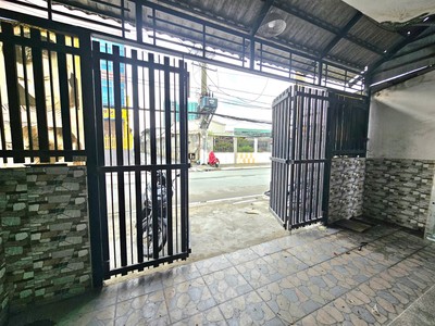 Cho thuê nhà mặt tiền cây keo, p. tam phú, 4x13m, 1 trệt, 1 lầu, 1pn,1wc,12tr 3