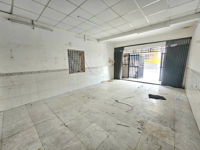 Cho thuê nhà mặt tiền cây keo, p. tam phú, 4x13m, 1 trệt, 1 lầu, 1pn,1wc,12tr 1
