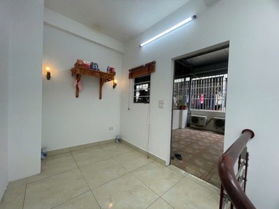 Người quen gửi bán nhà - ngọc thụy - long biên giá 7,18 tỷ - ô tô gần -  nội thất nhập đầy đủ 3