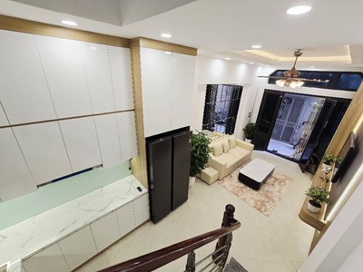 Nhà dân xây 5 tầng full - có hoàn công - gần phố - ngõ rộng thoáng - nội thất sang xịn   chủ tặng 2