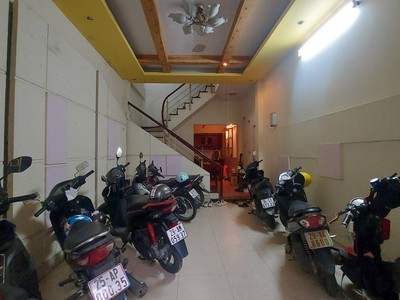 Chủ giảm chào còn 15 tỷ. gần phố, kinh doanh, ô tô đỗ cửa, thoáng trước, sau, vị trí đẹp. 1