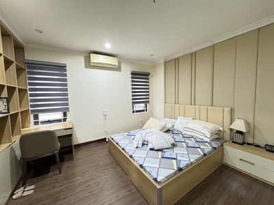 Bán nhà 5 tầng   gần phố nguyễn văn cừ   trung tâm quận long biên   diện tích 55m   giá chỉ hơn 14 4