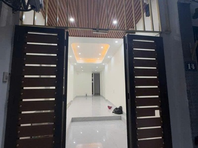 Nhà lạc long quân, 6 tầng thang máy, diện tích 43m, mặt. tiền 3m thoáng đẹp. 0