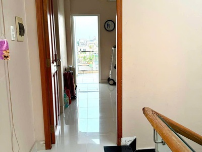 Giảm sốc 1.2 tỷ - đường 8m - nguyễn xí - bình thạnh - 5 tầng btct - có hầm để xe - hiếm 11.8 tỷ - tl 2