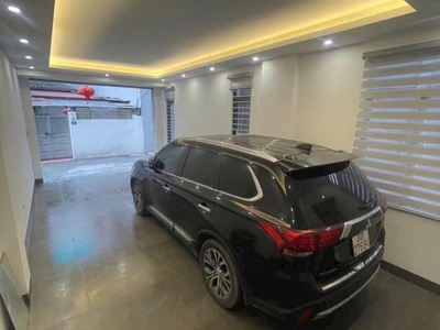 Bán nhà lạc long quân - 55m  x 5 tầng - thang máy - gara - dân xây - ngõ phân lô - 12.x tỷ 0
