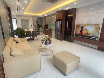 Bán nhà lạc long quân - 55m  x 5 tầng - thang máy - gara - dân xây - ngõ phân lô - 12.x tỷ 1