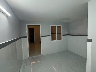 Bán nhà mặt tiền mê linh - phường nha trang dt : 92m2  giá 10,2 tỉ vui lòng liên hệ e bích  để đi 2