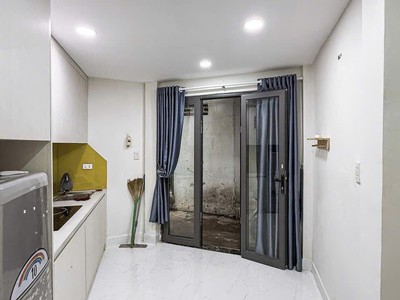  nhà đẹp trung tâm phú nhuận   giáp quận 1   gần sân bay   chỉ hơn 3 tỷ   3 tầng ở ngay 2
