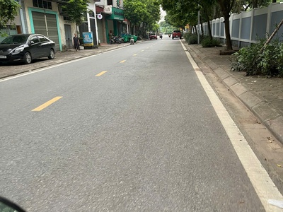 Cần bán  73m đất mt 5m thạch cầu,long biên giá 12,75ty ,oto kd 1