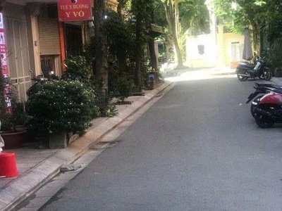 Phân lô đỗ quang -kinh doanh đỉnh - o tô tránh - vỉa hè rộng - 40m2  5t 1
