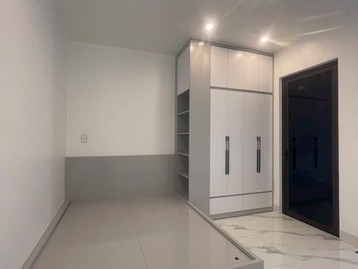 Bán căn nhà 4 tầng, 3 ngủ ngõ phố Vũ Hựu, TP HD nay là TP HP mới, 40m2, mt 4.5m, 2.78 tỷ 5