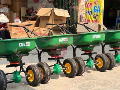 Xe rải phân bón Turbo KF2000 giá rẻ 3