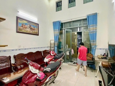 Nhà diện tích to 4mx12m đúc lửng đường 4m thông ngay chợ hiẹp thành q12 2