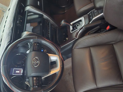 Cần bán Fortuner TRD máy xăng số tự động 1