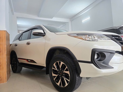 Cần bán Fortuner TRD máy xăng số tự động 0