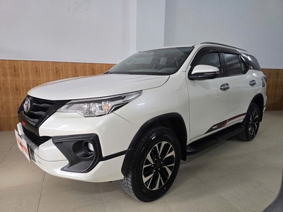 Cần bán Fortuner TRD máy xăng số tự động 2