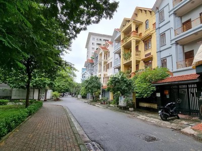 Biệt thự Linh Đàm 280m2, mặt tiền 13m, giá 68 tỷ 0