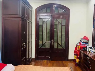 Biệt thự Linh Đàm 280m2, mặt tiền 13m, giá 68 tỷ 3