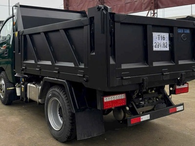 Xe tải ben 3.2 tấn chiến thắng thùng 2.4 khối vào ngõ phố 7