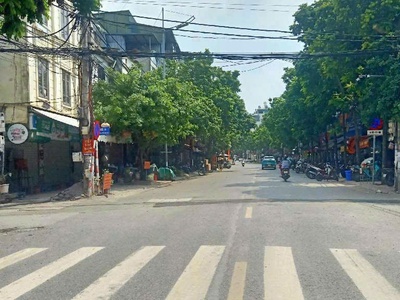 Nhà chính chủ - giá tốt - vị trí đẹp tại ngõ 28 tứ liên 0