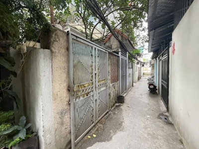 Nhà chính chủ - giá tốt - vị trí đẹp tại ngõ 28 tứ liên 1