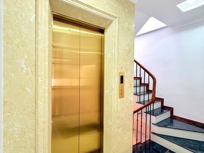 Bán nhà khu liễu giai, 124m , ô tô vào nhà, thang máy, giá chỉ 22 tỷ 2
