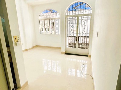 Dt 41m2 - 2 tầng - âu dương lân - 2pn.2wc - nhà ở ngay - có 4tx xíu 2