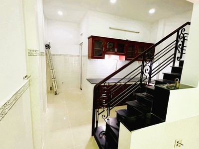 Dt 41m2 - 2 tầng - âu dương lân - 2pn.2wc - nhà ở ngay - có 4tx xíu 4