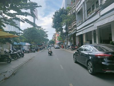 Đường kiệt 6m sát mt, gần nguyễn văn linh, 140m2, ngang 11m, 5 tầng, 20 căn hộ, 13.5 tỷ 3