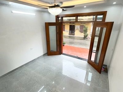 Bán nhà đẹp trung tâm bồ cuyên ngay gần chợ bo, đường oto đậu đỗ cửa ngày và đêm 0