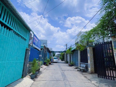 Siêu rẻ  bán nhà 120m2, đường oto thông, gần trường trấn biên chỉ 3,3 tỷ 3