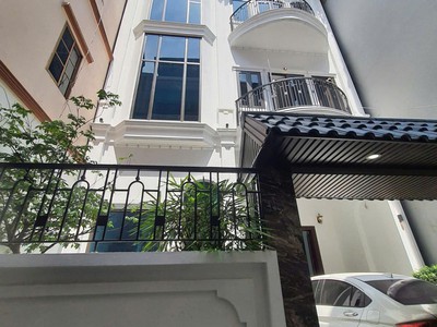 85m2 - nhà mới - 5 tầng   mặt tiền khủng 8m - phú thượng - chỉ hơn 12 tỷ oto ngu trong nhà 0