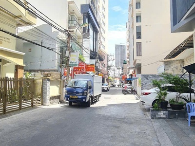 Bán nhà hẻm oto hiện trạng 6-8m nguyễn thị minh khai diện tích :381m2 giá bán 180triệu/m2 0