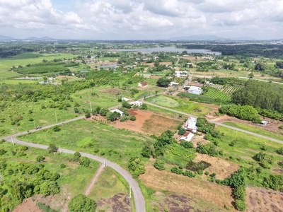 2.500m   gần hồ suối môn   có 740m  tc  40 m mt  nhựa 8m   giá chỉ 1,6 triệu/m 0